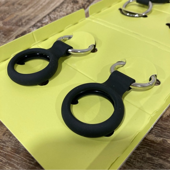 Onn Black Protective Holder for Apple AirTag Set of 4 - Picture 9 of 11